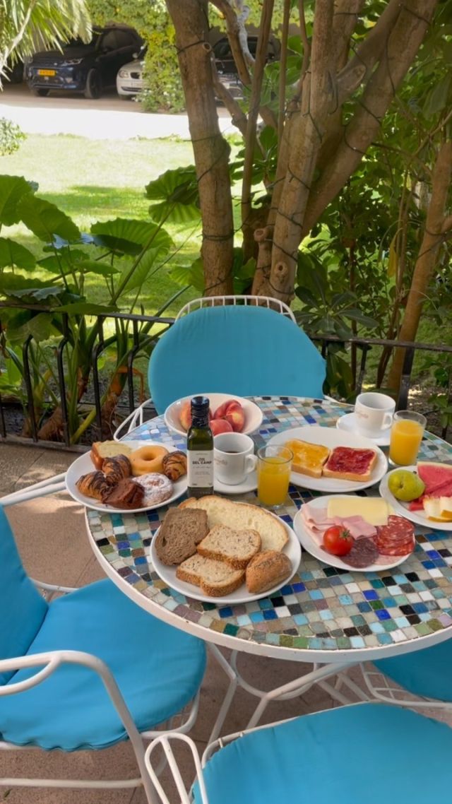 Breakfast time ☕️🥞🧁🍉🥪🧇🍳🍩🍪

🌟Un esmorzar com aquest només el trobaràs a l’@hotelbellrepos🌴

👋🏼També disponible si no estàs allotjat/da a l’hotel😉 Demana’ns més infomació!

www.hotelbellrepos.com